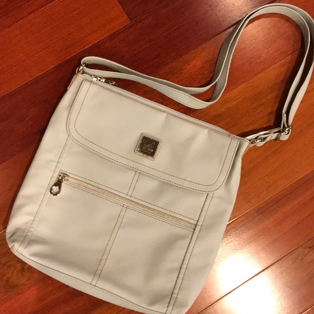 New without tags Relic pale blue purse